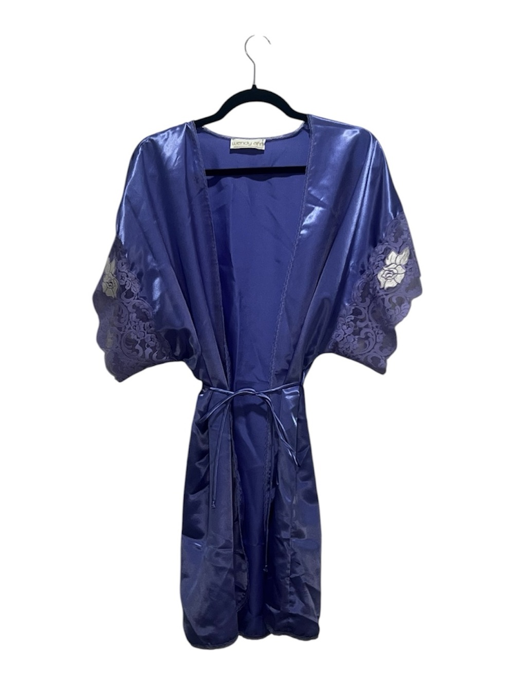 Vintage Silk Purple Robe with Lace and Rose Details Size Medium Made In USA